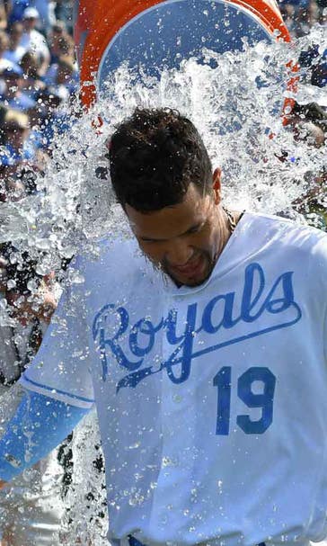 Cuthbert's walk-off single leads Royals to third straight victory